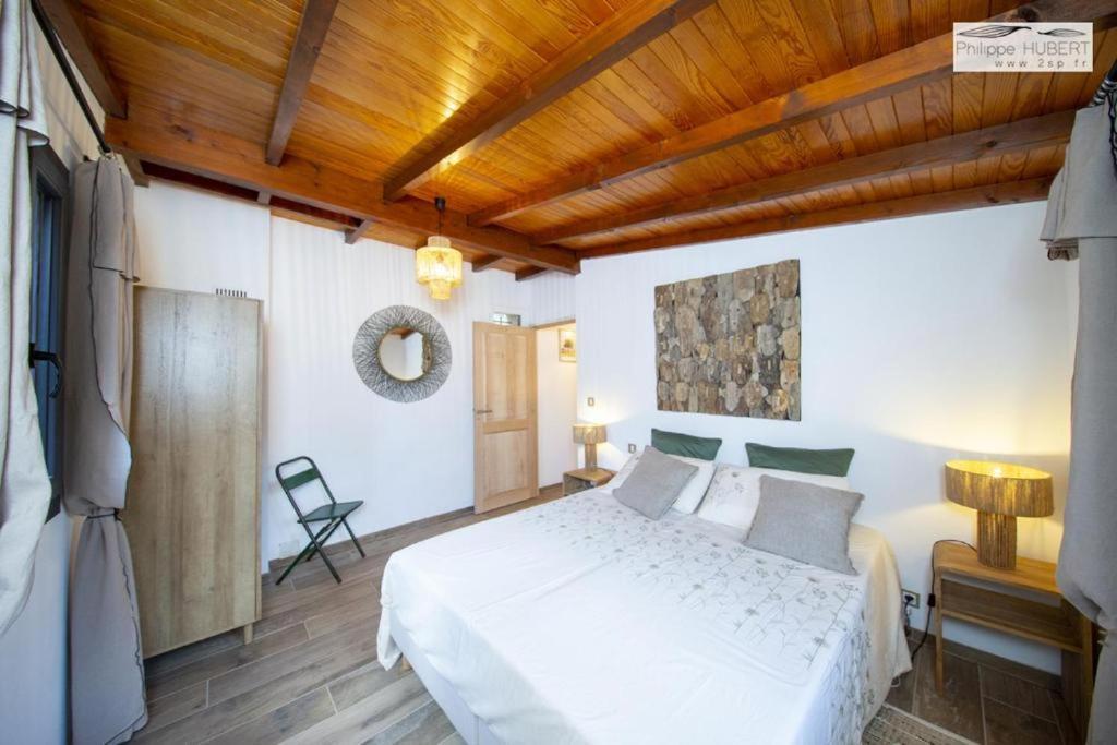 Maison Terre De Lune Mondragon ภายนอก รูปภาพ