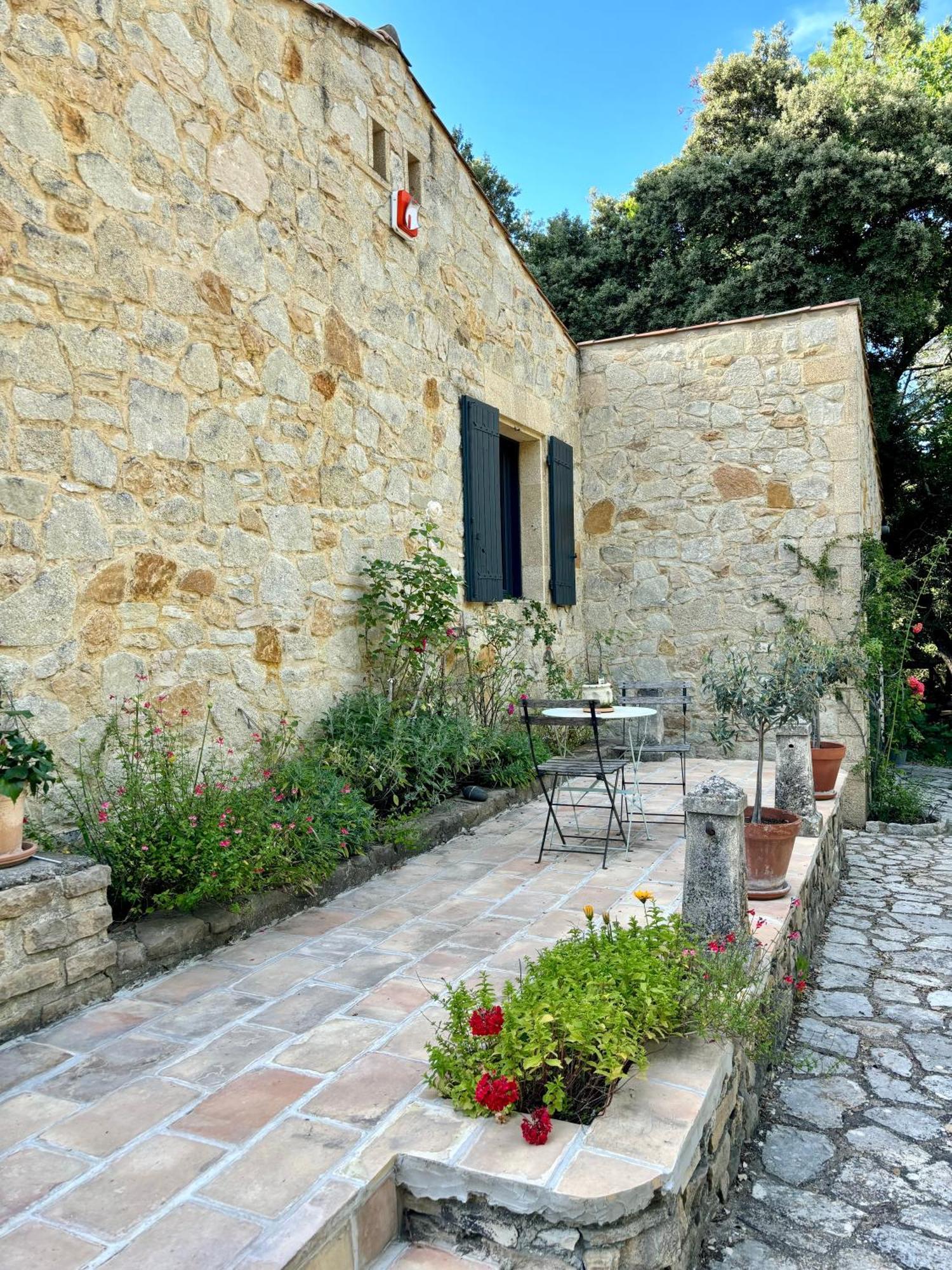 Maison Terre De Lune Mondragon ภายนอก รูปภาพ