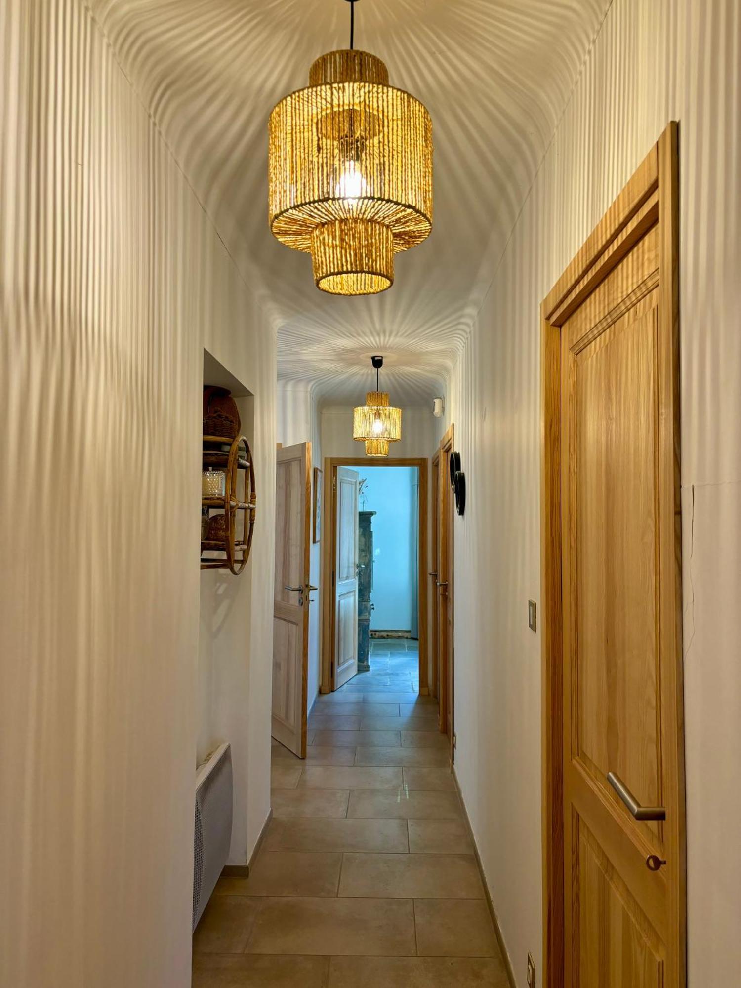 Maison Terre De Lune Mondragon ภายนอก รูปภาพ